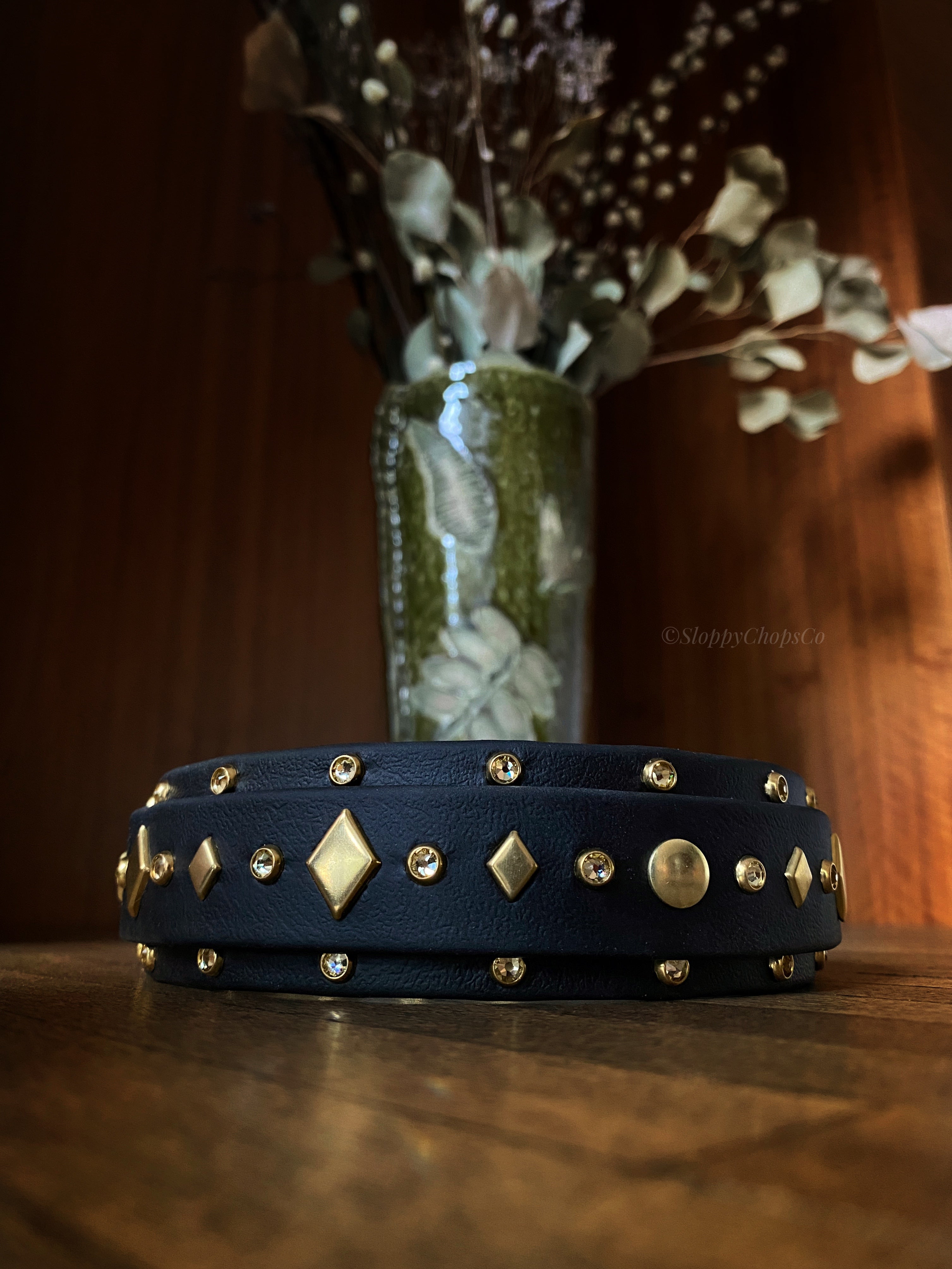 The 'Mantis' Collar